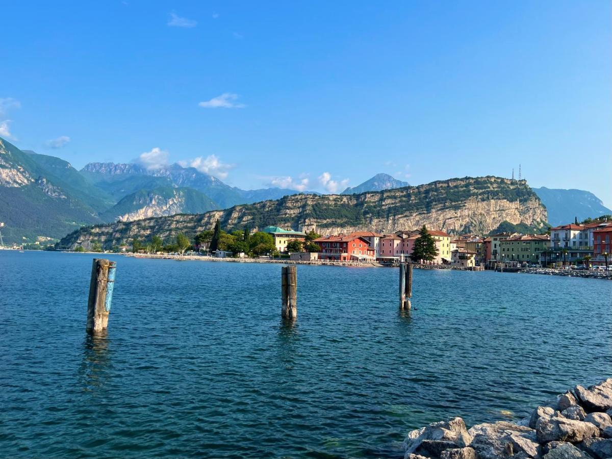 G-House Modernes Apartment Mit Tollem Ausblick Riva del Garda Eksteriør billede