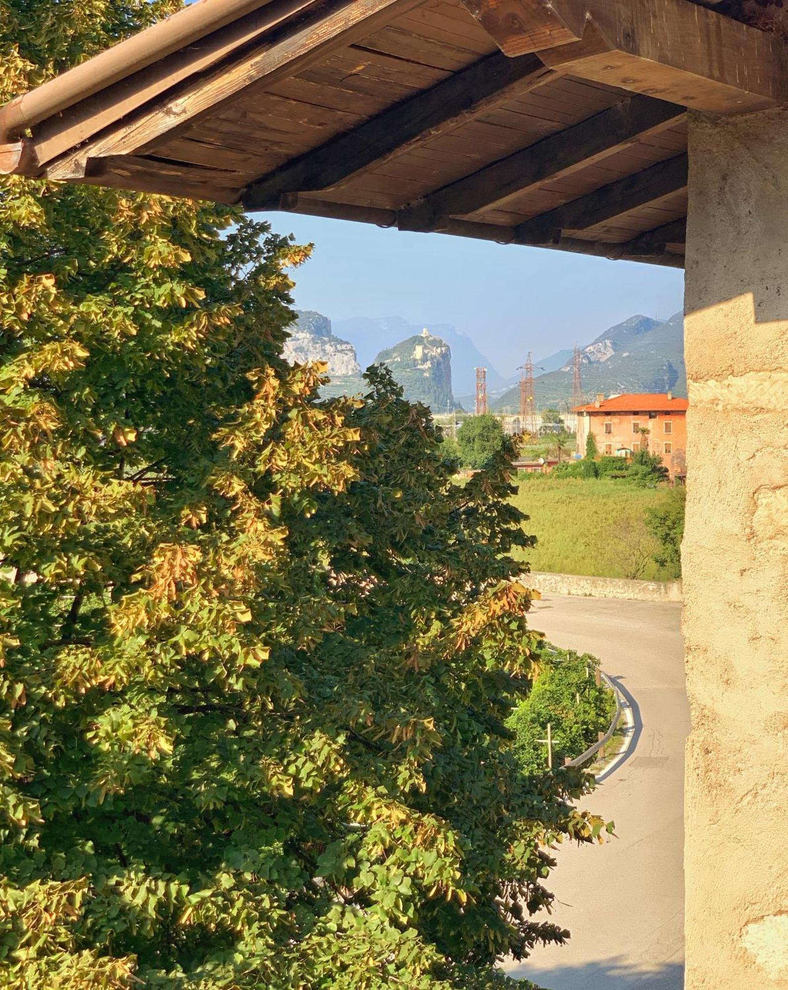 G-House Modernes Apartment Mit Tollem Ausblick Riva del Garda Eksteriør billede